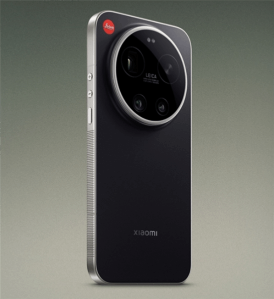 小米17Ultra徕卡版黑银色明日开卖！雷军官宣