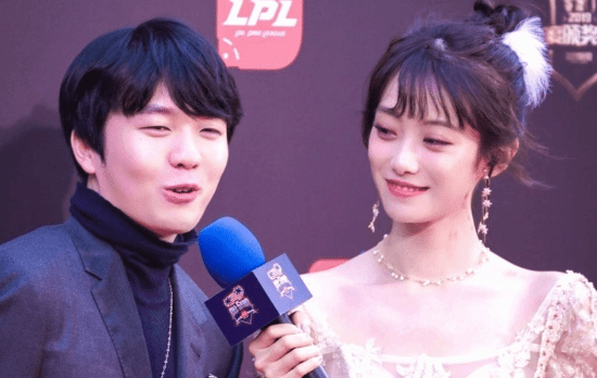 Rookie刚分手 疑似新女友曝光！韩国白富美御姐