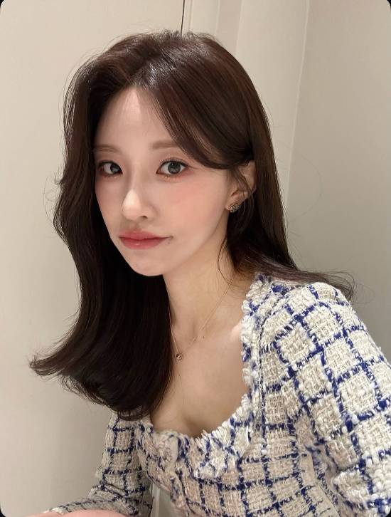 Rookie刚分手 疑似新女友曝光！韩国白富美御姐